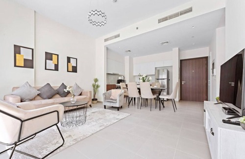 Dubai Apartment | Spacious 2BR Apartment in Golf Views Block A
