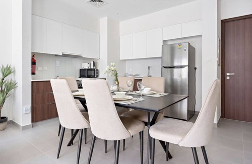 Dubai Apartment | Spacious 2BR Apartment in Golf Views Block A