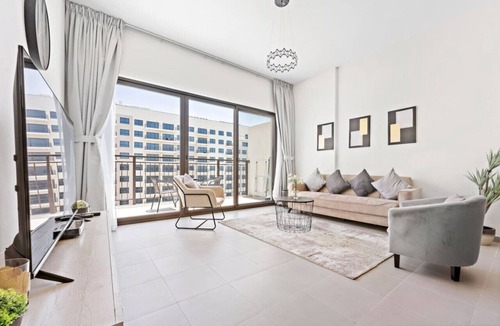 Dubai Apartment | Spacious 2BR Apartment in Golf Views Block A