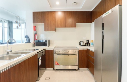 Bur Dubai Apartment | Spacious Apt Near Zabeel Park With Panoramic Views