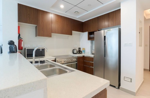 Bur Dubai Apartment | Spacious Apt Near Zabeel Park With Panoramic Views