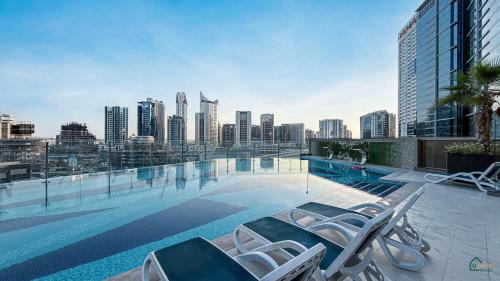 Madinat Zayed Apartment | Spacious & cozy Studio in Downtown!