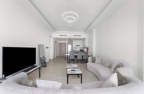 Jumeirah Lake Towers Apartment | Spacious Modern 3BR, Near Dubai Eye & JBR Beach