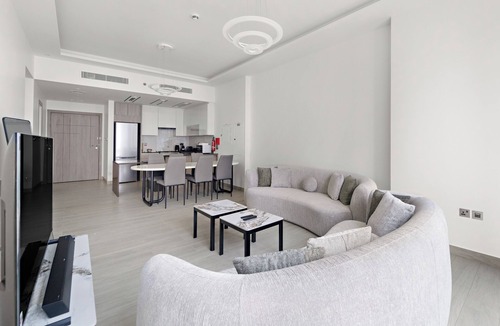 Jumeirah Lake Towers Apartment | Spacious Modern 3BR, Near Dubai Eye & JBR Beach