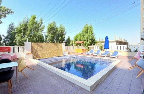 Ras Al Khaimah Apartment | Standard King Or Twin Room Near Corniche AlQawasim