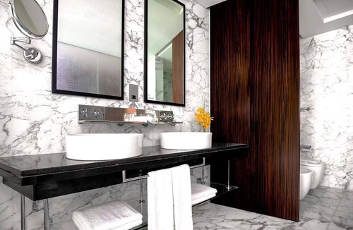 Jumeirah Lake Towers Hotel | Standard Room | voco Bonnington | Leisure Deck, Pool, JLT Stay