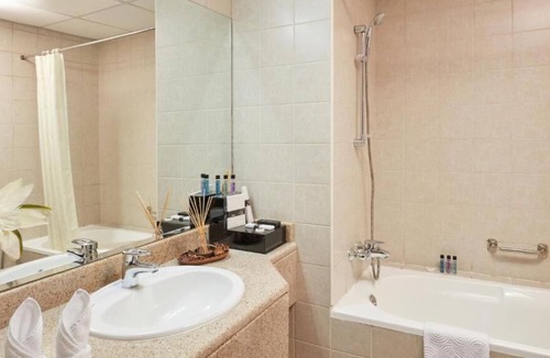 Discovery Gardens House | Standard Studio Near Viva Supermarket By Luxury Bookings
