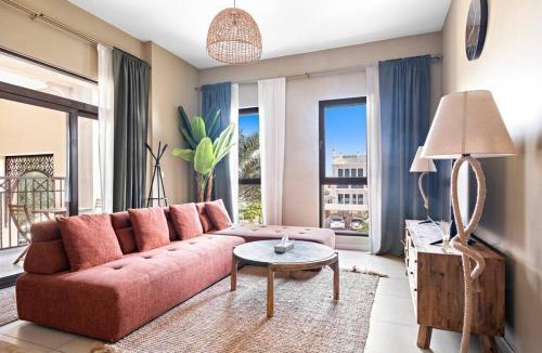 Umm Suqeim 3 Apartment | StoneTree - Cozy 1 BR near Madinat Jumeirah and Burj Al Arab
