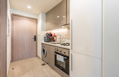 Nad Al Sheba Apartment | Studio Near Meydan Racecourse, Minutes to Downtown, Azizi Riviera 47 by Deluxe Holiday Homes