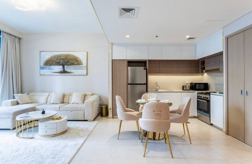 Dubai Apartment | Stunning 1 Bedroom l City View l Pool & Gym Access