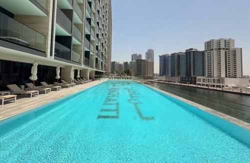 Downtown Dubai Apartment | Stunning Studio w/Private Jacuzzi in Trillionaire