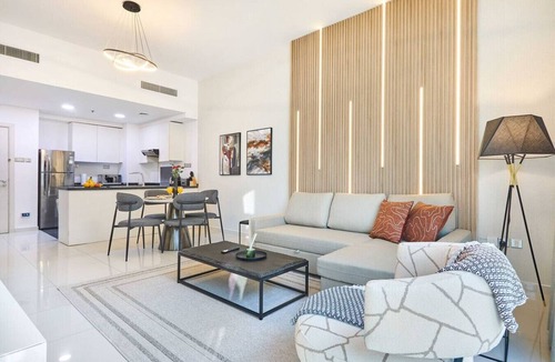 Dubai Apartment | Stylish 1-Bedroom Apartment near Downtown Duba