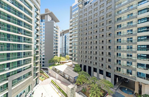 Jebel Ali Apartment | Stylish 1BR in Palm Jumeirah with Rooftop Pool