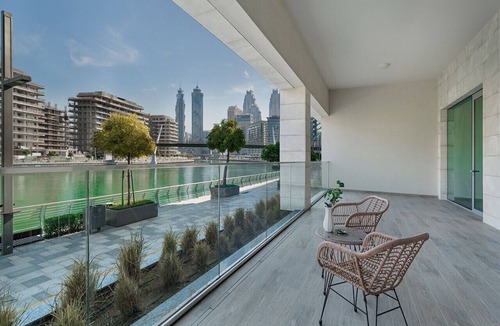 Al Safa Apartment | Stylish & Newly Furnished 2-Bedroom Canal Front Apartment with Maid’s Room – Canal Front 5