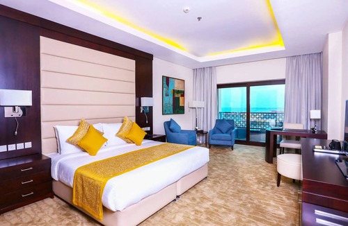 Al-Fujairah Hotel | Stylish Room Near Fujairah Marina – Ideal for Relaxing Getaways