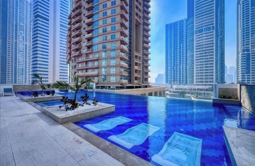 Jumeirah Lake Towers Apartment | Stylish Stu in Medore Apt with Modern Amenities