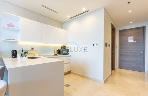 Dubai Maritime City Apartment | Stylish Studio with Sea Views and Direct Access to the Pool from Balcony