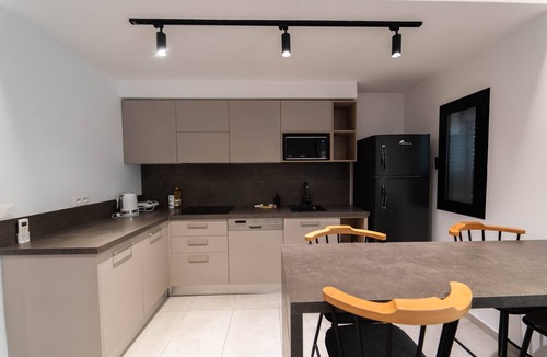 Les Berges du Lac Apartment | Sunset 205 Luxury 1bd with gym