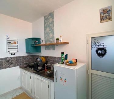 Gabes Apartment | The Blue Wave