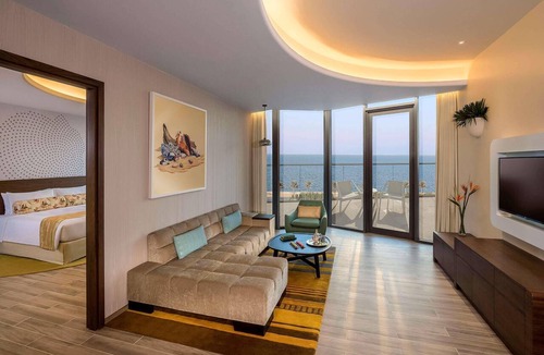 Palm Jumeirah Hotel | The Retreat Palm Dubai MGallery by Sofitel