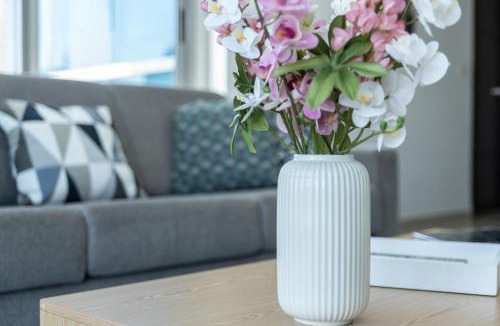 Dubai Marina Apartment | The Smart Concierge - Bay Central