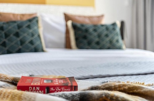 Dubai Marina Apartment | The Smart Concierge - Bay Central