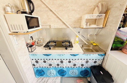 Dubai Villa | TIDY Premium Hostel Male&Female Al Jafiliya Dubai UPPER BED