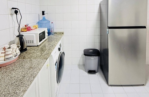 Al Majaz Apartment | TIDY Premium Hostel Male&Female LOWER BED Sharjah