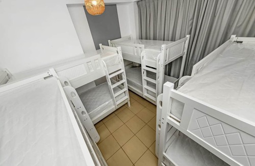 Dubai Marina Hostel | Time Place Tower