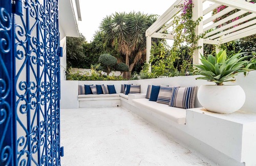 Sidi Bou Said Villa | Les Bleus d'Amen | Heated Pool Blue Villa