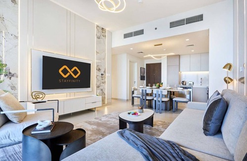 Dubai Sports City Apartment | Top Floor 2BR | Golf View | Vista Sports City