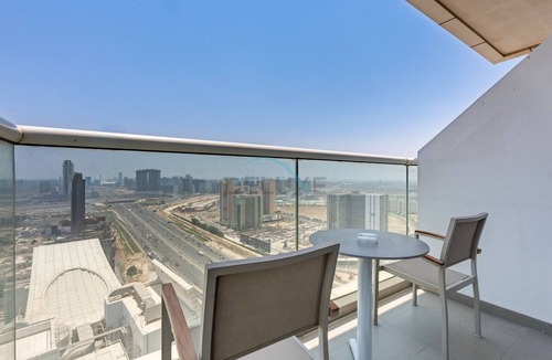 Jumeirah Village Triangle Apartment | Top-Floor Studio Near a Park and Just Minutes by Car from the Mall