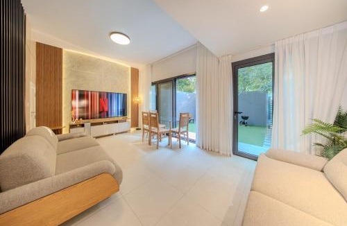 Sharjah Villa | Townhouse in Aljada - Maid Room - Private Garden
