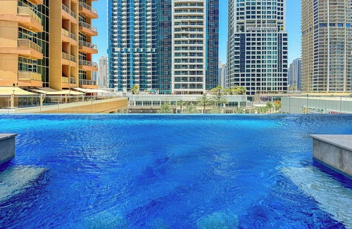 Jumeirah Lake Towers Apartment | Upscale and Chic 1BR with Canal Views, Pool & Gym