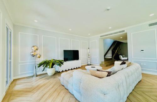Dubai Villa | Venduras - Spacious 4-Bedroom Luxury Villa in La Mer, Dubai