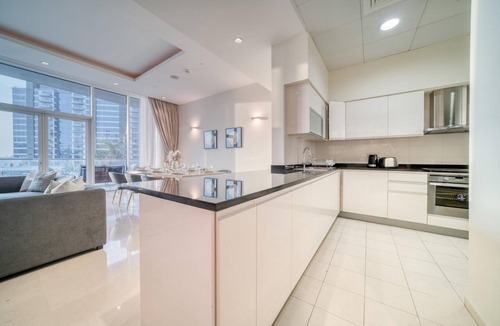 Palm Jumeirah Apartment | Vibrant Palm Lifestyle and Mediterranean Charm