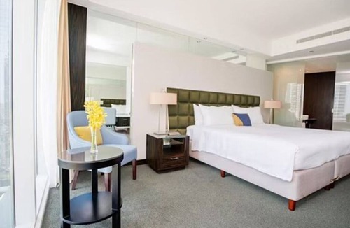 Jumeirah Lake Towers Hotel | voco Bonnington | Deluxe Room | Pool, Sauna + Steam, Dubai Marina Minutes