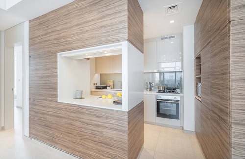 Jumeirah Lake Towers Apartment | Vogue Banyan Tree Residences luxury with Pool