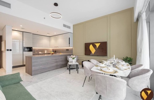 Business Bay Apartment | Vogue | Royal Regency Business Bay near Downtown
