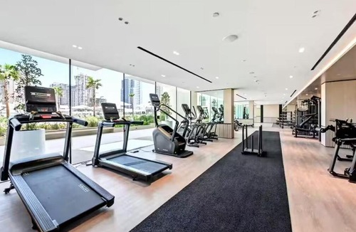 Jumeirah Village Circle Apartment | Vogue Vacation Homes, JVC Binghatti Phoenix near Circle Mall, One Bedroom Apartment with Balcony and Access to all Amenities