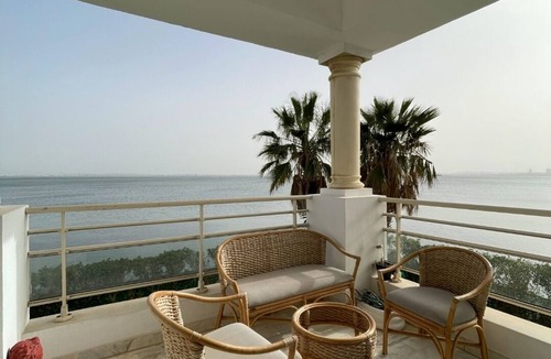 Les Berges du Lac Apartment | Water View
