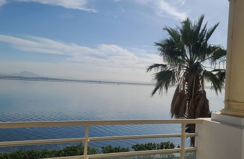 Les Berges du Lac Apartment | Water View