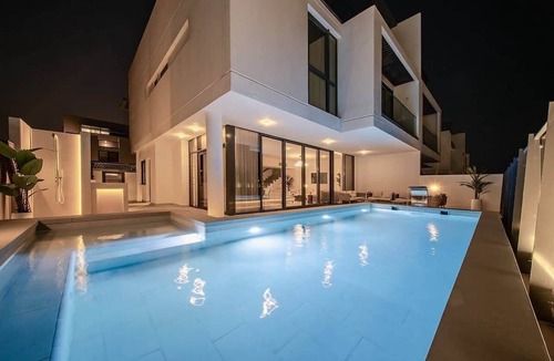Dubai Villa | Waterfront Ajmal Makan Villa w/Private Pool