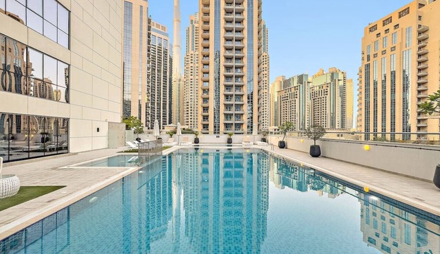 1BR in Business Bay near Burj Khalifa & Dubai Mall w/Pool & Gym Access