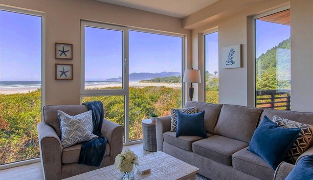 2 BDR | Beachfront | Private Balcony | Ocean Views in Rockaway Beach