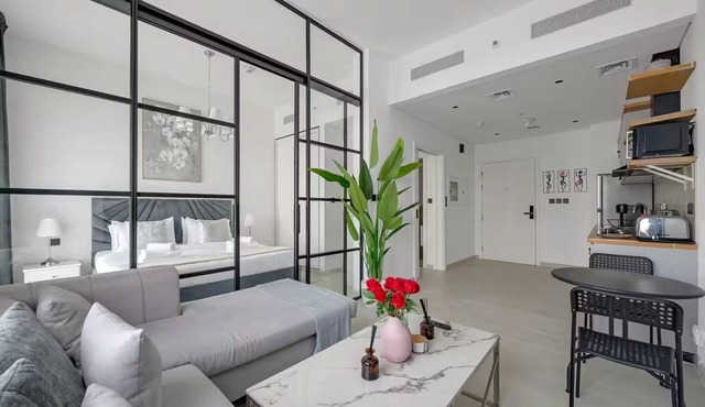 5 Star Modern Living 1BR in Dubai Hills