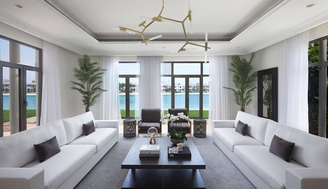7,000 sq ft Palm Beachfront Estate, 6 Bed Ensuite, Private Pool