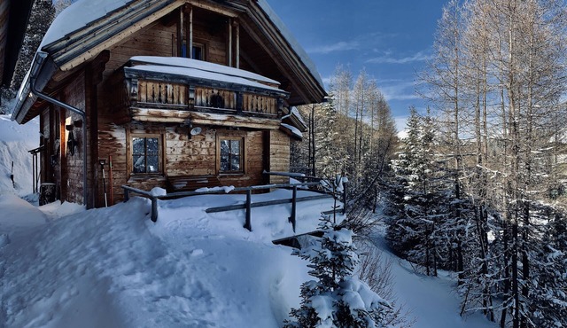 A rustic cabin at 1,750 meters with guaranteed snow and a sauna, right in the heart of the ski and hiking area! in Turrach