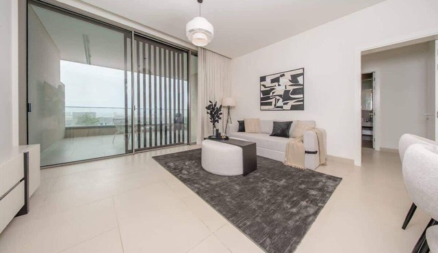 Al Zorah Apartment: Direct Sea Views & Pool Access