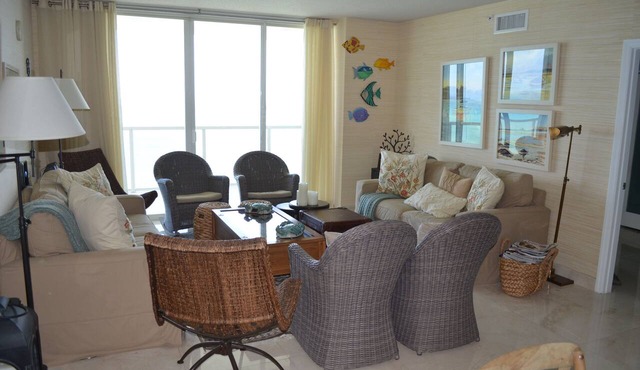 Amazing Apartment In The Best Area Of Miami, La Perla Unit 3703 STR #00082 in Sunny Isles Beach